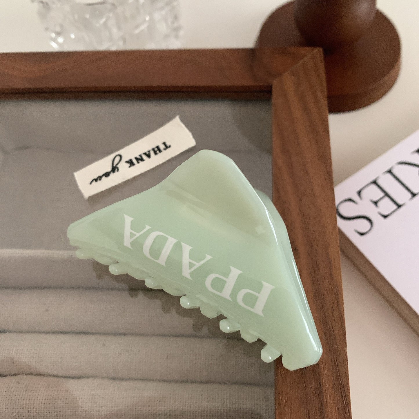 PRA triangle hair clip