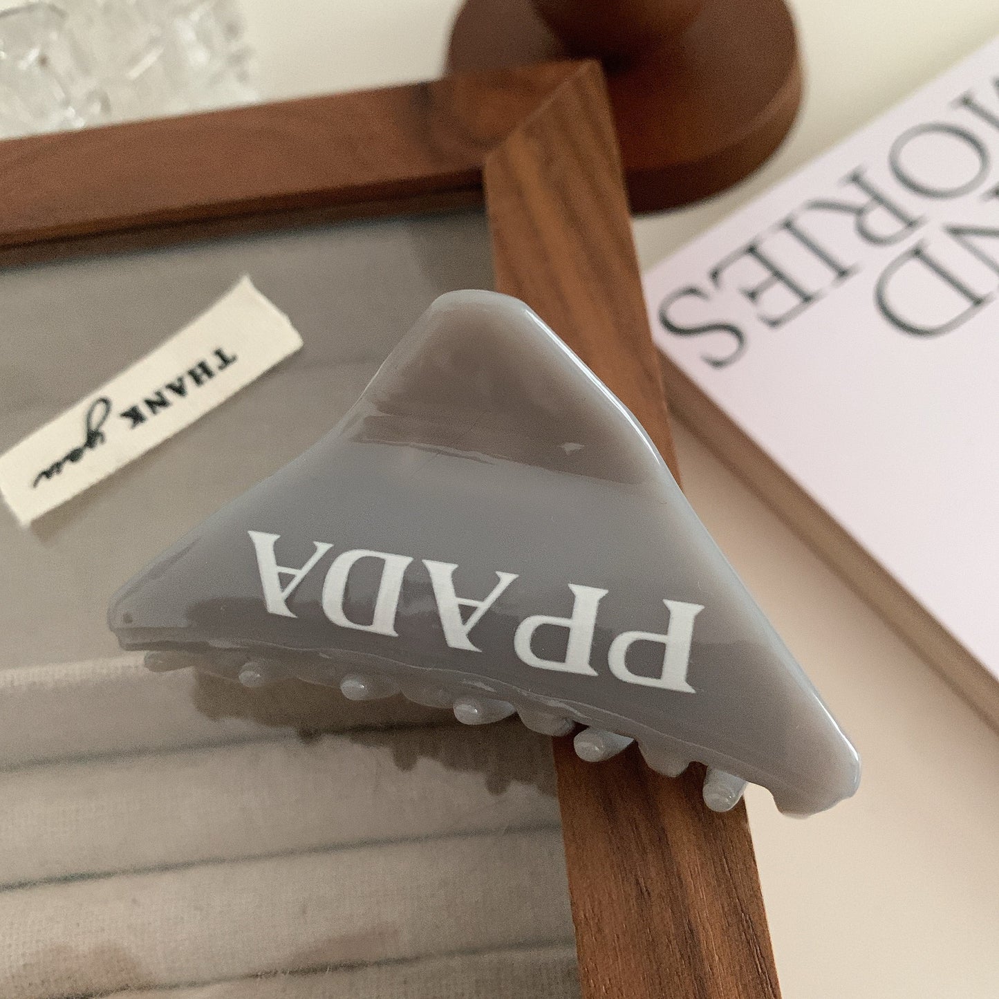 PRA triangle hair clip