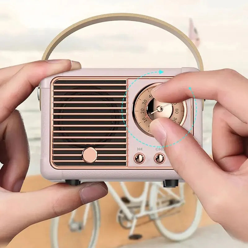 Stay Glam: Retro Speaker